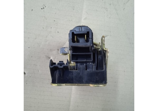 Замок передньої правої дверки електричний Renault Kangoo, 8200727504 *